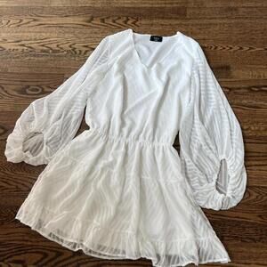 White ruffle puff sleeves v neck puffy Vici mini dress boho